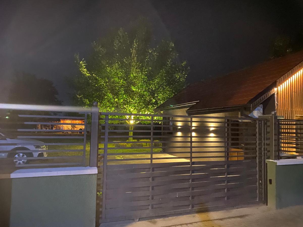 Villa Number 6 Скоп'є Екстер'єр фото