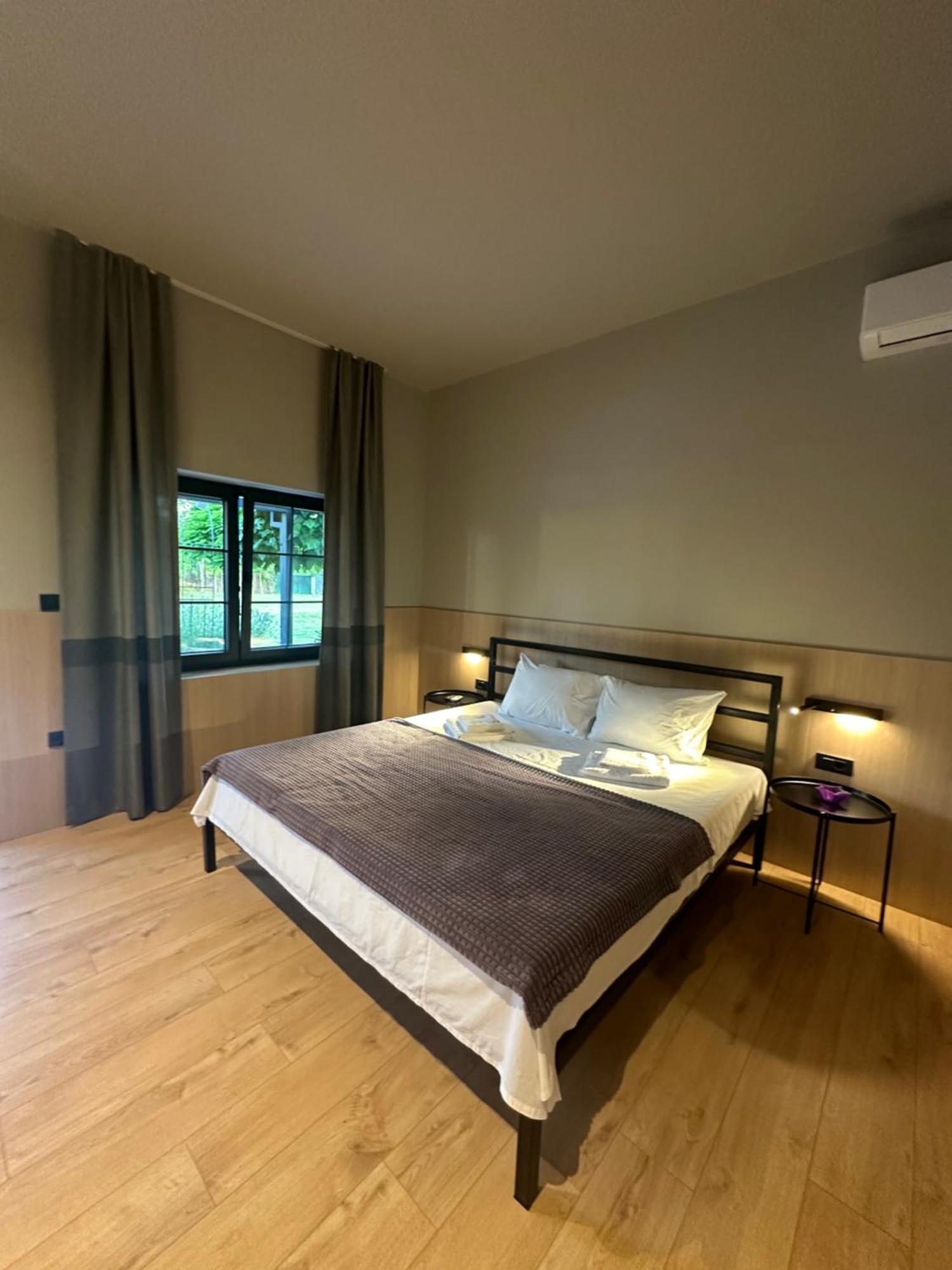 Villa Number 6 Скоп'є Екстер'єр фото
